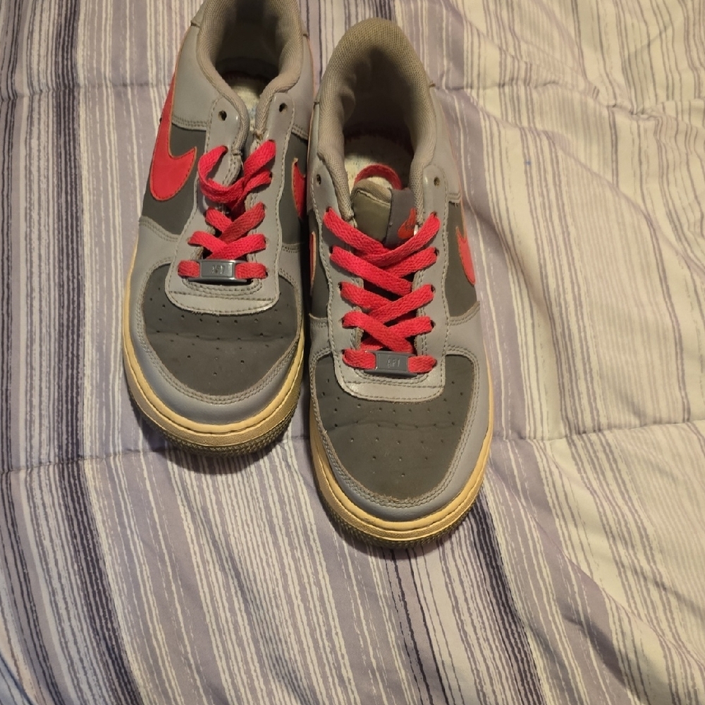 Nike Gray and Red Sneakers with Athletic Design
